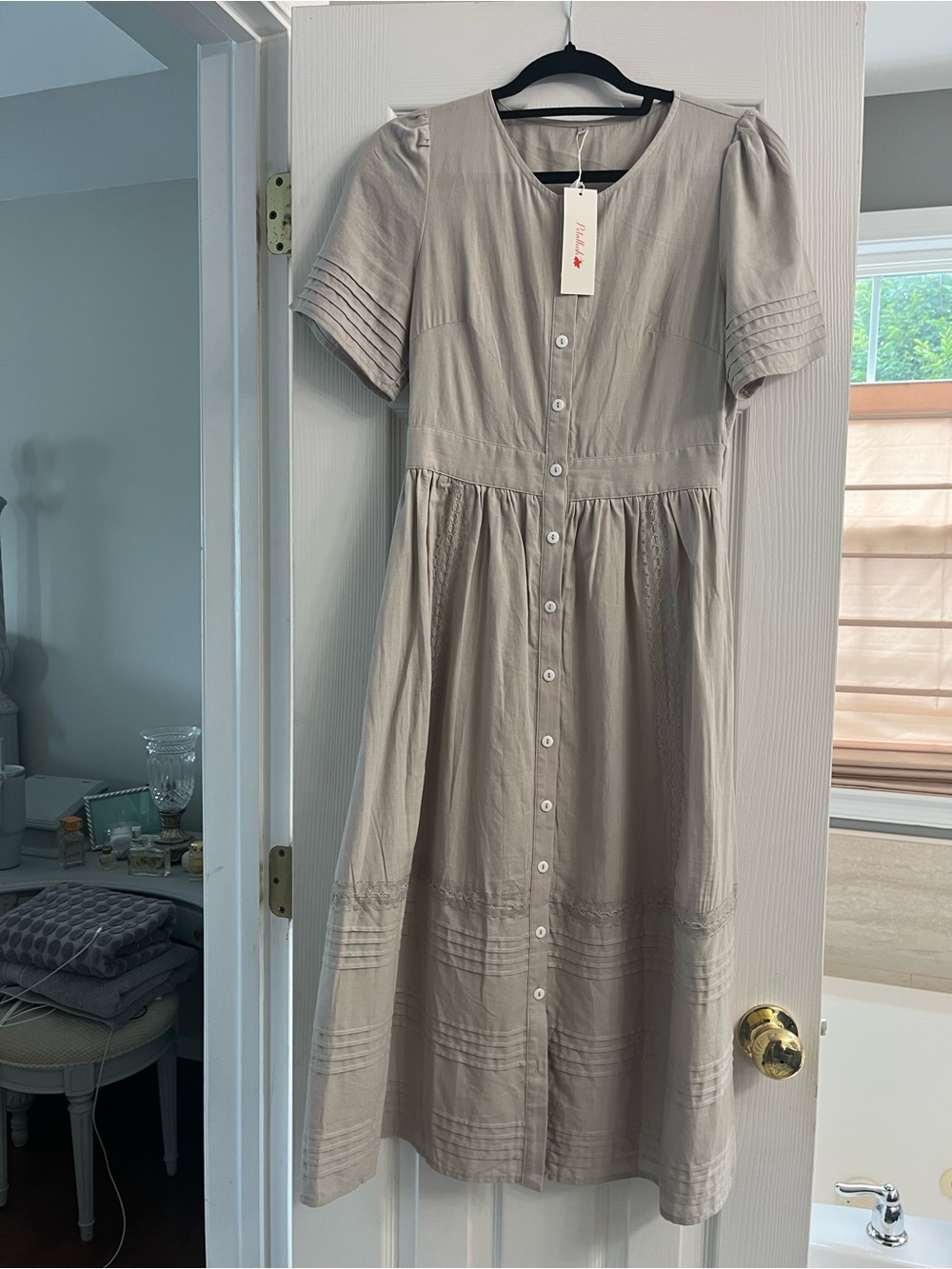 Petallush NWT Women's Beige Button-Front Midi Dress